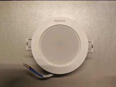 户外安防照明：飞利浦Hue户外泛光灯+传感器如何打造智能安防光幕？