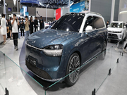 问界M9增程享六座：全景智慧旗舰SUV