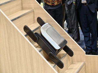 追觅Cyber X仿生六足履带式爬楼机器人：立体清洁的全能选手