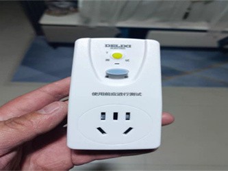 德力西CD881系列智能插座：蓝牙联动的低成本智能改造神器