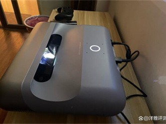 坚果O1 Pro智能投影仪：超短焦的居家影院神器