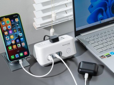 航嘉充吧高能W68：AI智能分流的桌面充电中枢