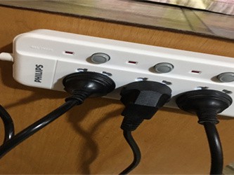 飞利浦6930K智能插线板：多接口快充的安全充电中枢